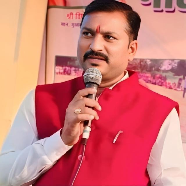 खैरागढ़. अवेली में अटल जी की मूर्ति का अपमान: कांग्रेस नेता मनराखन देवांगन ने की कड़ी निंदा, दोषियों पर सख्त कार्रवाई की मांग
