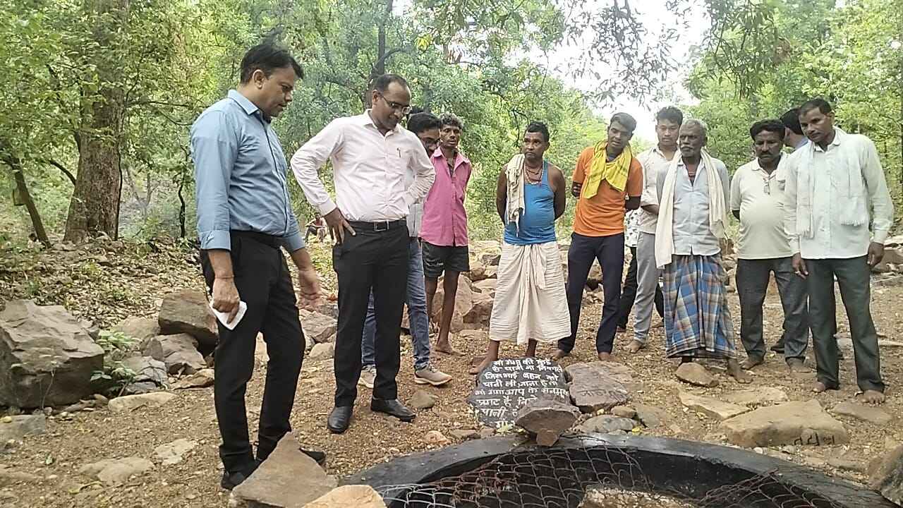 खैरागढ़. कलेक्टर ने बाघद्वार गुफा का किया निरीक्षण, बाघद्वार को पर्यटन स्थल के रूप में विकसित करने पर दिया जोर