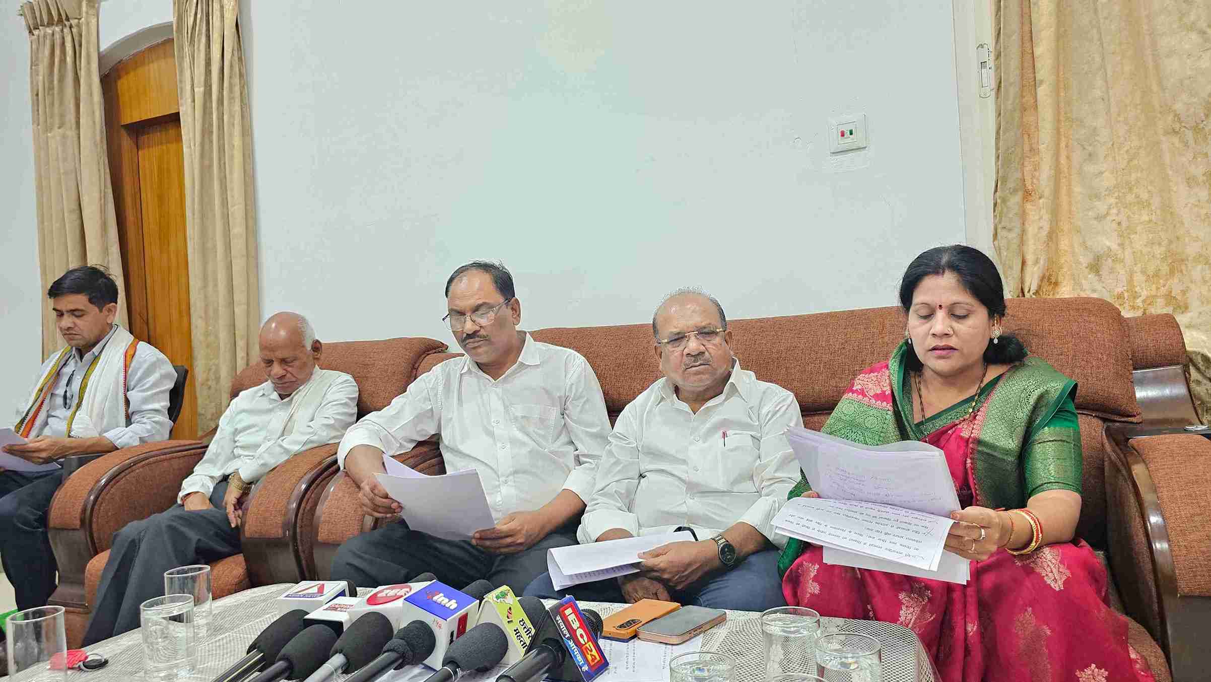 खैरागढ़. कांग्रेस की पत्रकार वार्ता: युक्तियुक्तकरण के विरोध में बड़े आंदोलन की तैयारी