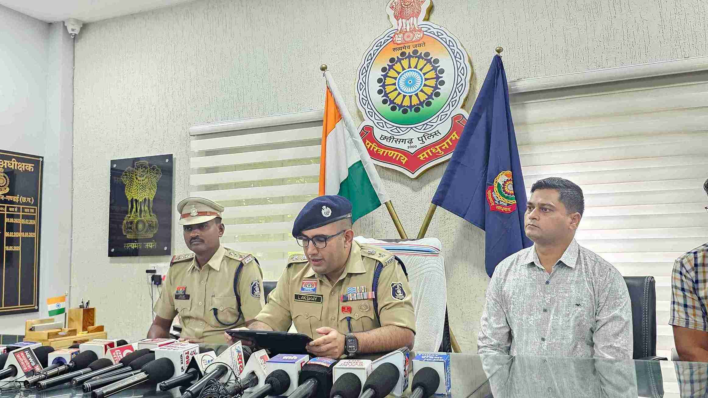 खैरागढ़ ब्रेकिंग. "खैरबना में हुई महिला की हत्या की गुत्थी सुलझी: टोनही बताने पर पड़ोसियों ने रची थी साजिश"