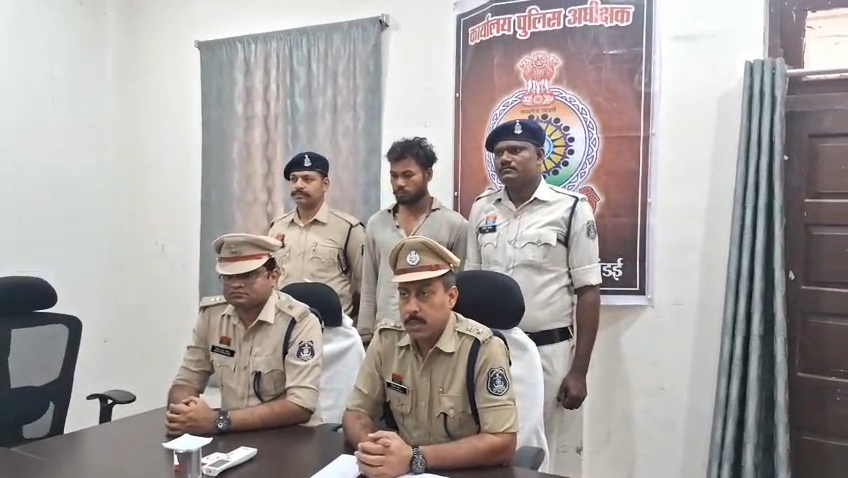 खैरागढ़ ब्रेकिंग. शादी न होने पर बड़े भाई से विवाद कर हत्या करने वाला फरार आरोपी छोटा भाई गिरफ्तार