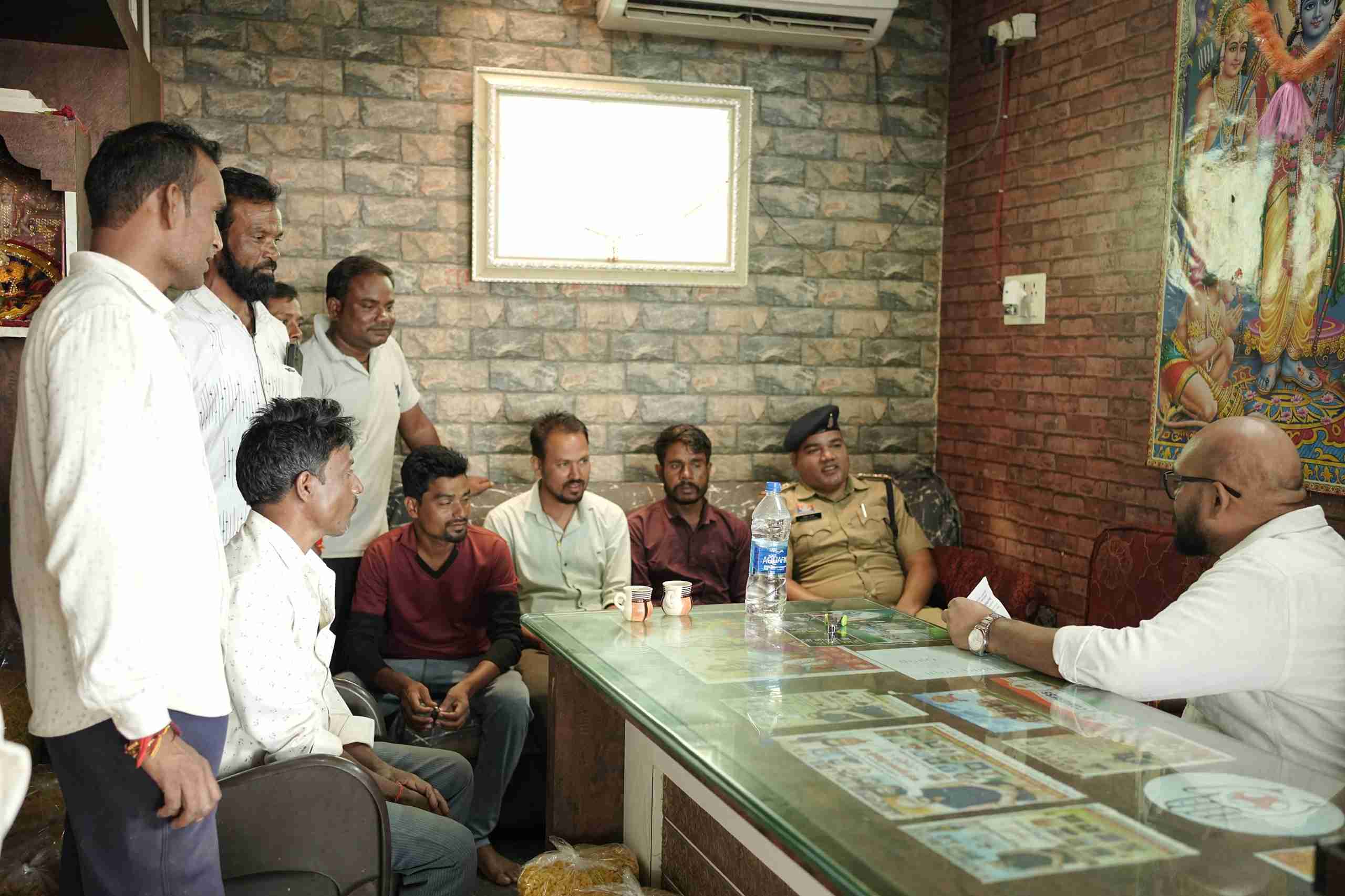 खैरागढ़. सीएम को ज्ञापन देने से पहले ही युवा कांग्रेस पदाधिकारियों को किया गया नज़रबंद – गुलशन तिवारी बोले, "भाजपा सरकार लोकतंत्र से डर रही है"